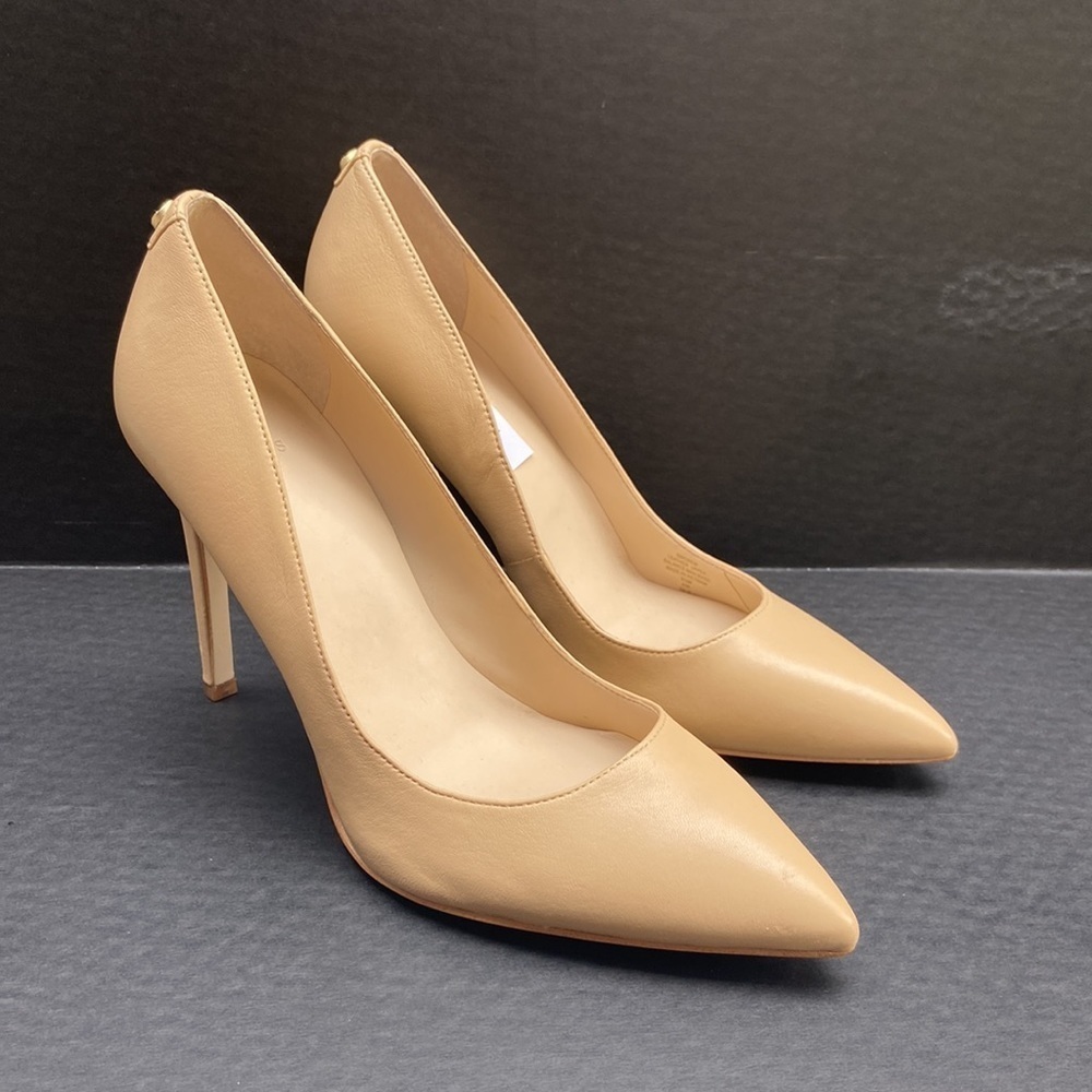 New GUESS Pumps - Picture 6 of 9